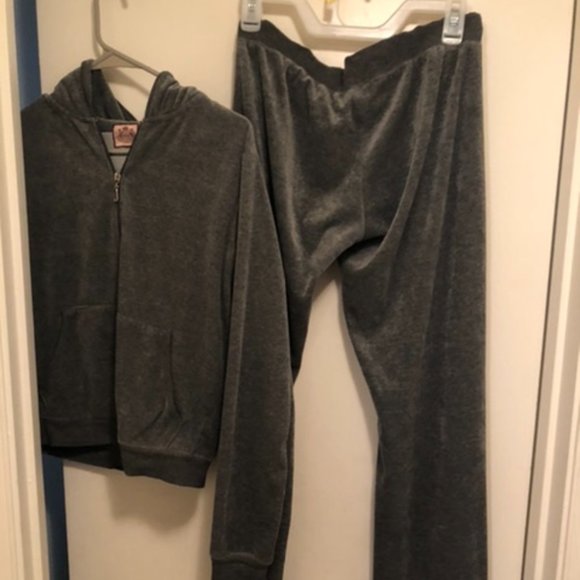 Vintage Juicy Couture Grey Velour Sweatsuit - Picture 2 of 4